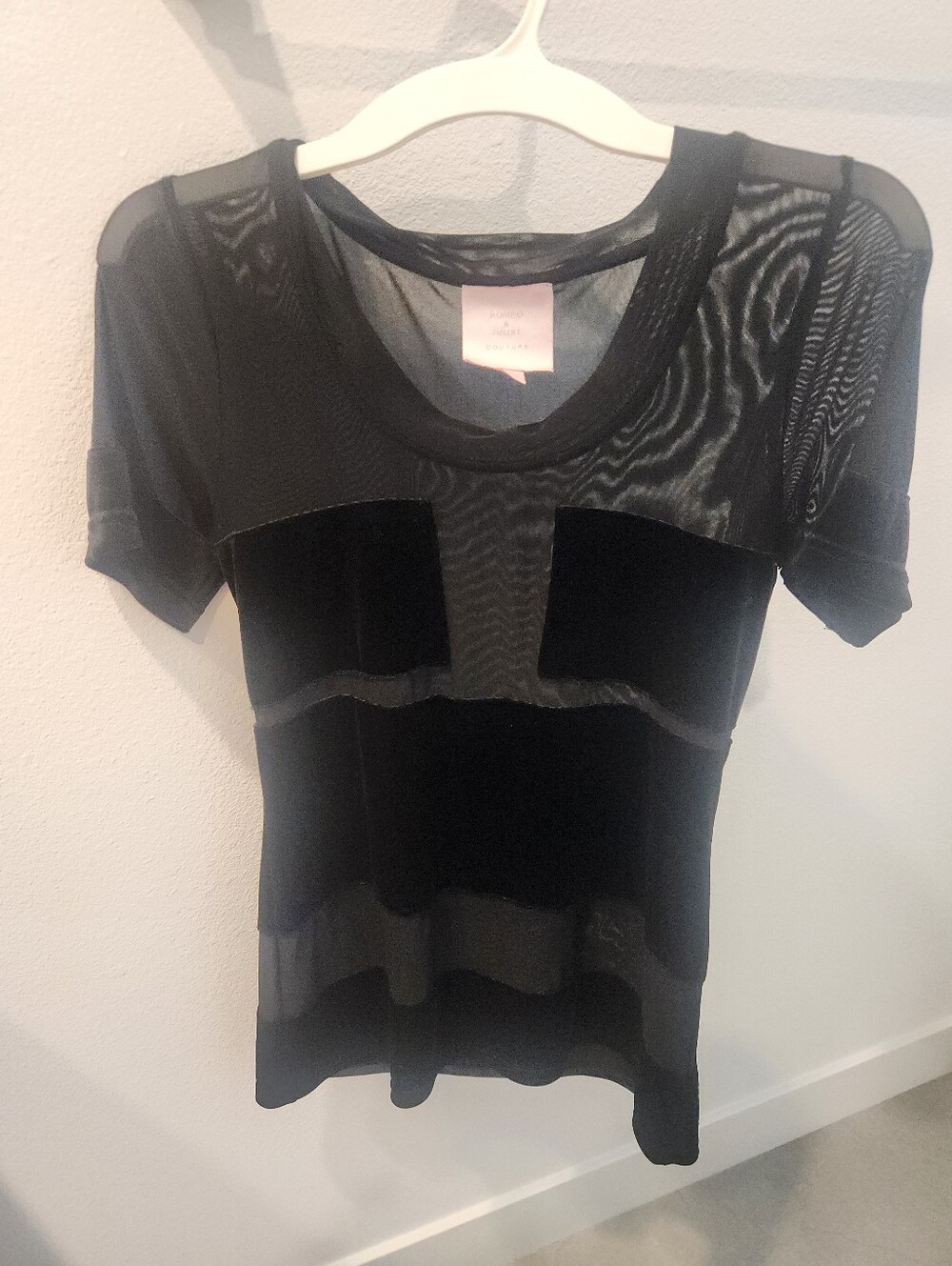 Womens Romeo & Juliet Couture Black Sheer Panel Short Sleeves Top